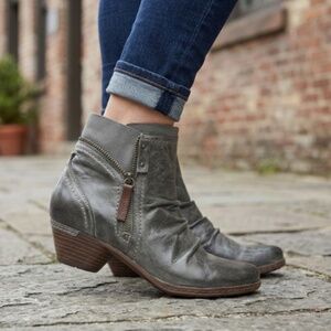 Rockport | Cobb Hill Laurel Grey Leather Ankle Booties